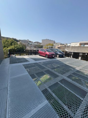 ベルトゥリー若草ANNEXの駐車場|駐車場完備です