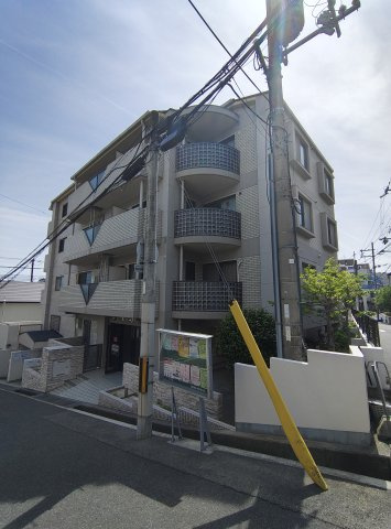 ベルロード六甲の外観