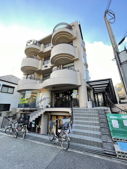 ホイットニー武庫川の外観
