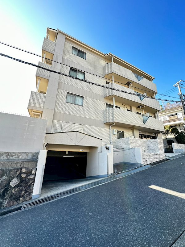 ベルロード六甲の外観