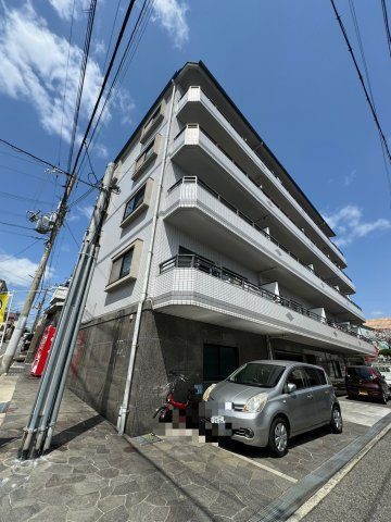 ロイヤルサクラの外観