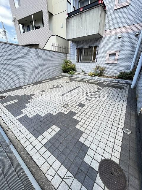 ベルトピア西宮 の駐車場