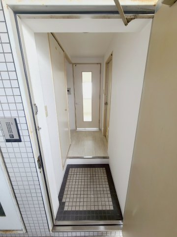 ベルトピア西宮 の玄関