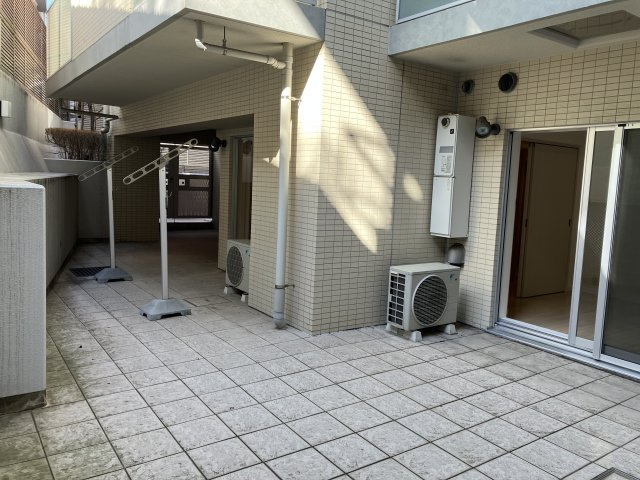 プラウドフラット神楽坂の庭