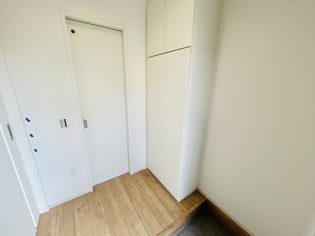千葉市中央区大森町８期の玄関