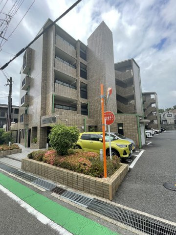 レフィナード（広田町）の外観