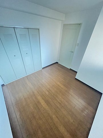 レフィナード（広田町）の居間・リビング