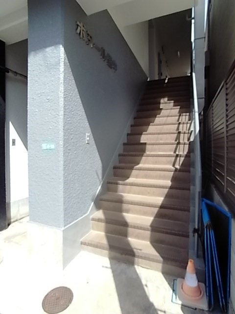 ボヌール里中のエントランス