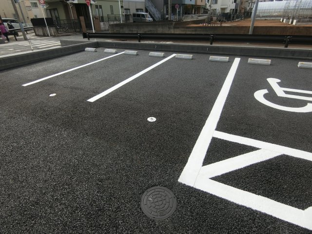 ルーブル武蔵中原伍番館の駐車場