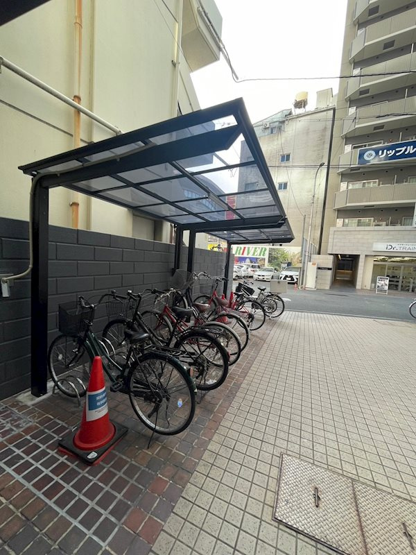 レック難波ビルの外観