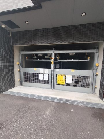 プレサンス神戸元町ベルシオンの駐車場