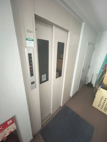 ロゼブル中山手のロビー