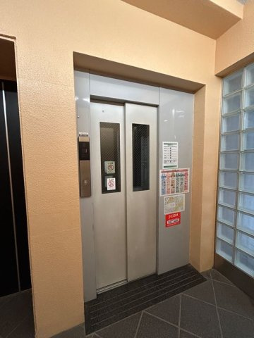 ホップス板宿のロビー