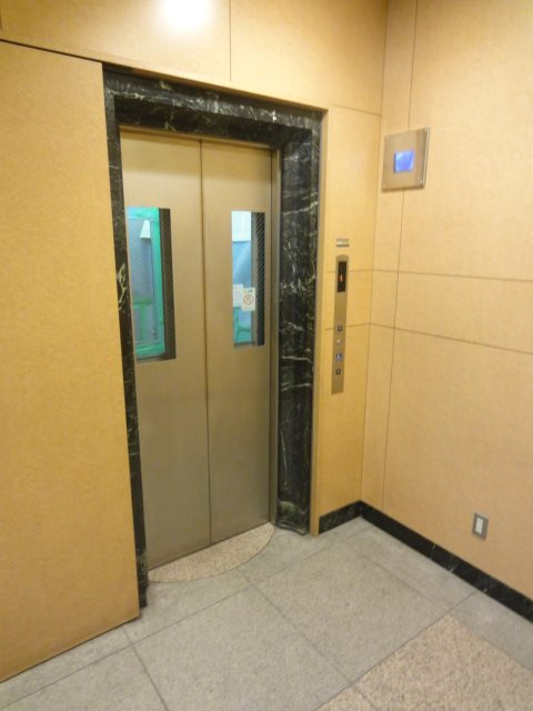 ロイヤルヒル神戸三ノ宮の外観