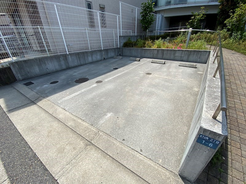 ロイスグラン神戸湊川公園の外観
