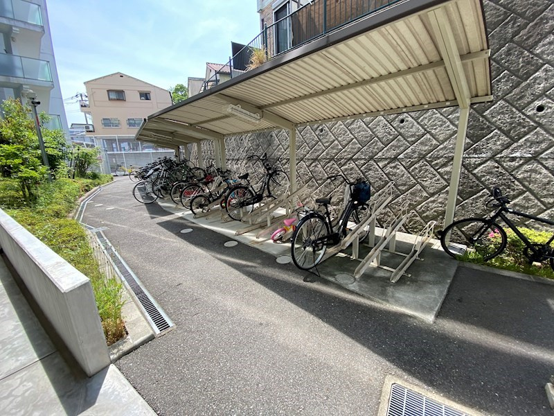 ロイスグラン神戸湊川公園の外観