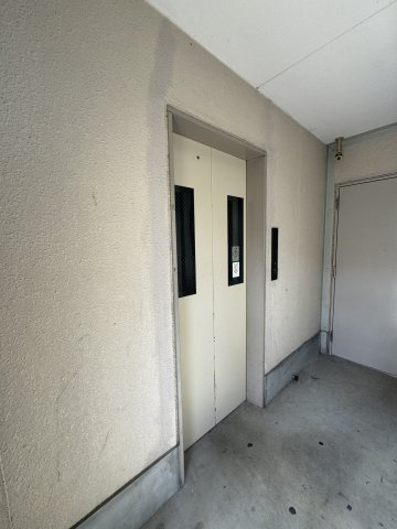 ロイヤルコートナグラのロビー