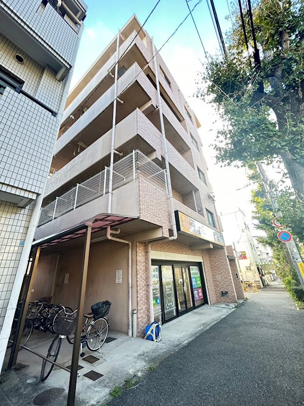 ロイヤルメゾン井上の外観