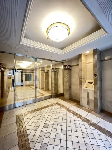 プレサンス神戸駅前グランツのロビー