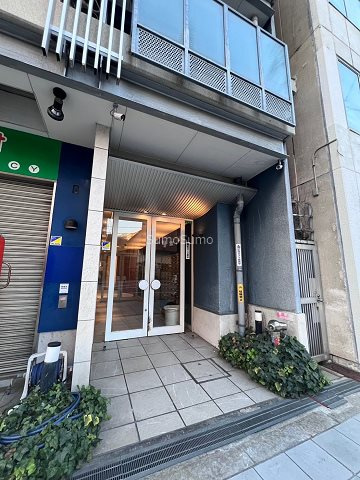 ベルシモンズ桜川のエントランス