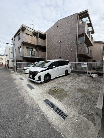 ベージュ野田の駐車場