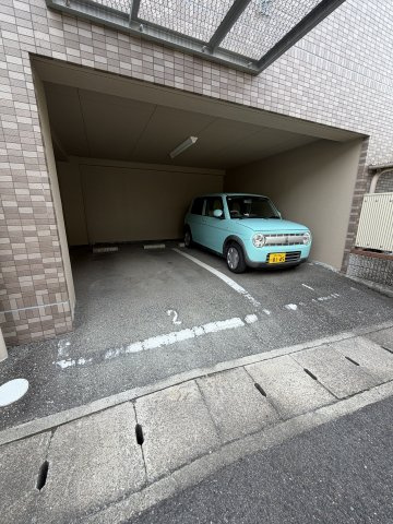ベージュ野田の駐車場
