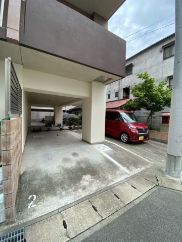 ベルトピア門口の駐車場