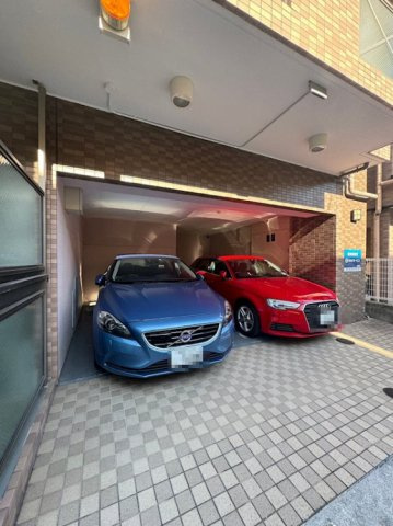 ベルエアー塚本の駐車場