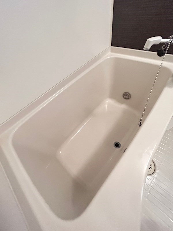 レン元町駅前の浴室