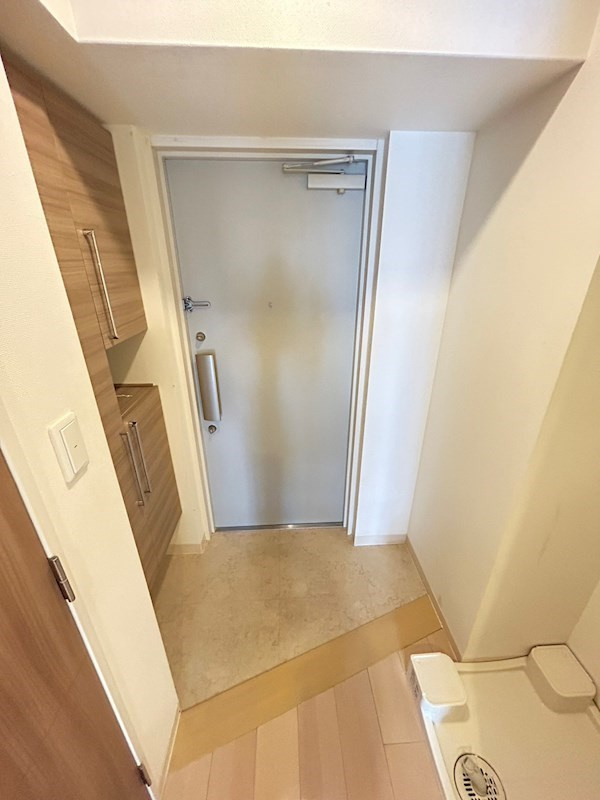 レン元町駅前の玄関