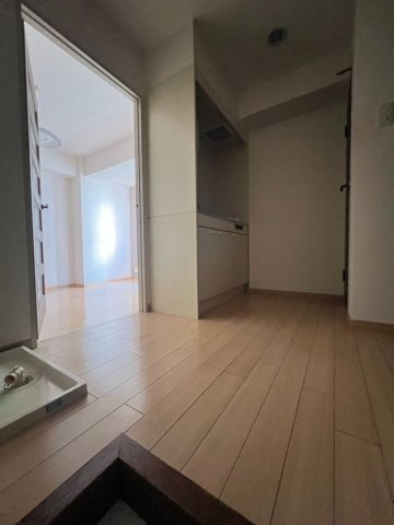 ロイヤルメゾン六甲道の玄関