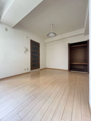 ロイヤルメゾン六甲道の居間・リビング