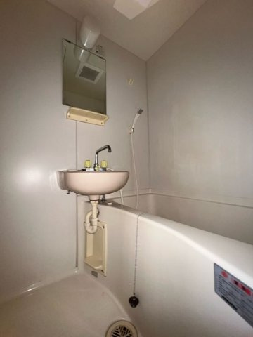 ロイヤルメゾン六甲道の浴室