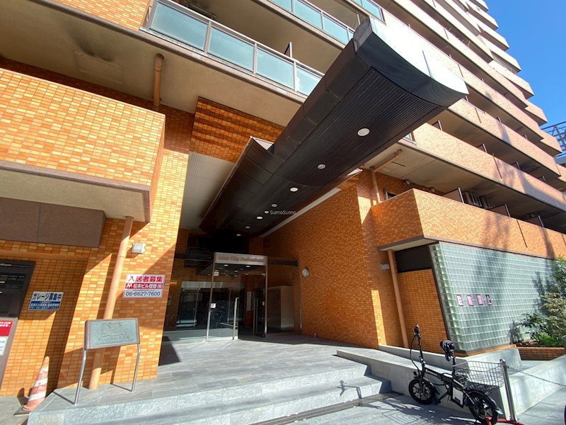 ライオンズシティ難波南のエントランス