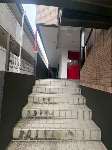 メゾンドルミエール妙法寺のエントランス