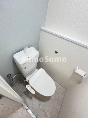 御影プライムハイツのトイレ|落ち着いた色調のトイレです