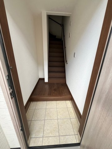 杭瀬南新町2丁目アパートの玄関|ゆったりとした玄関です