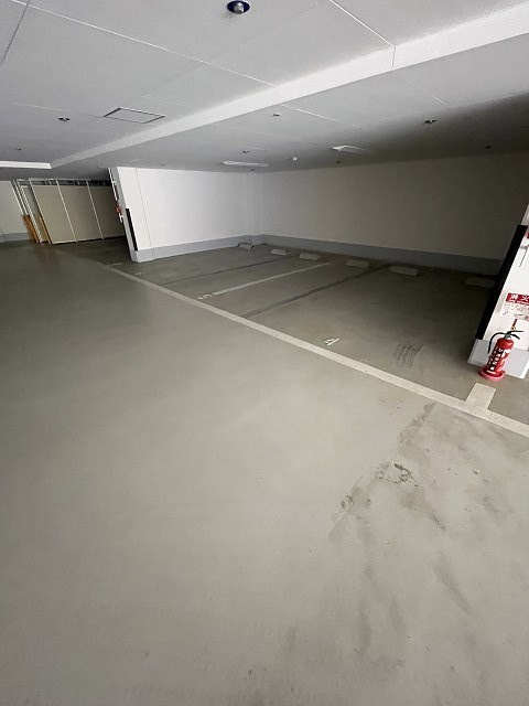 名次町ロジュマンの駐車場