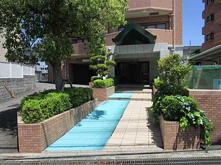 サンシティ安東駅前プラザの庭