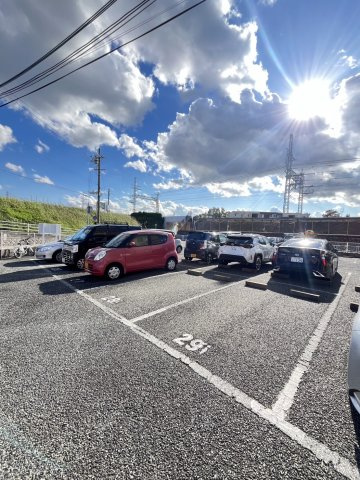 東園田団地６号棟　■駐車場　月額４，３００円の駐車場