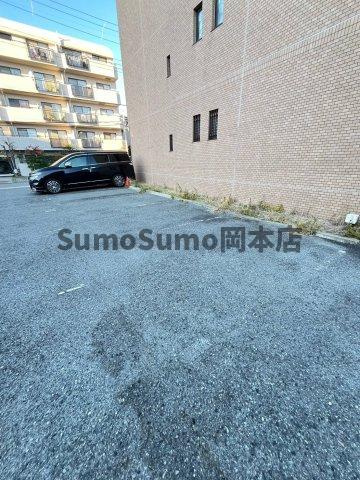 メトロポリタンの駐車場