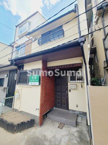 川西町テラスハウスの外観|おしゃれな外観です