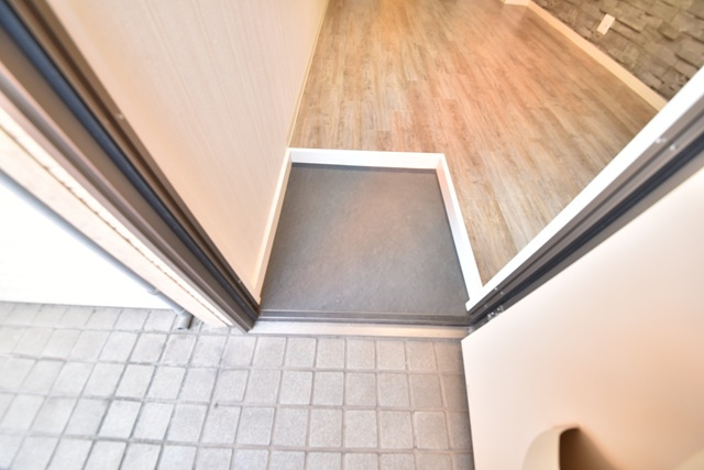 イリエビルの玄関