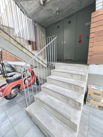 ラ・ウェゾン北野のエントランス