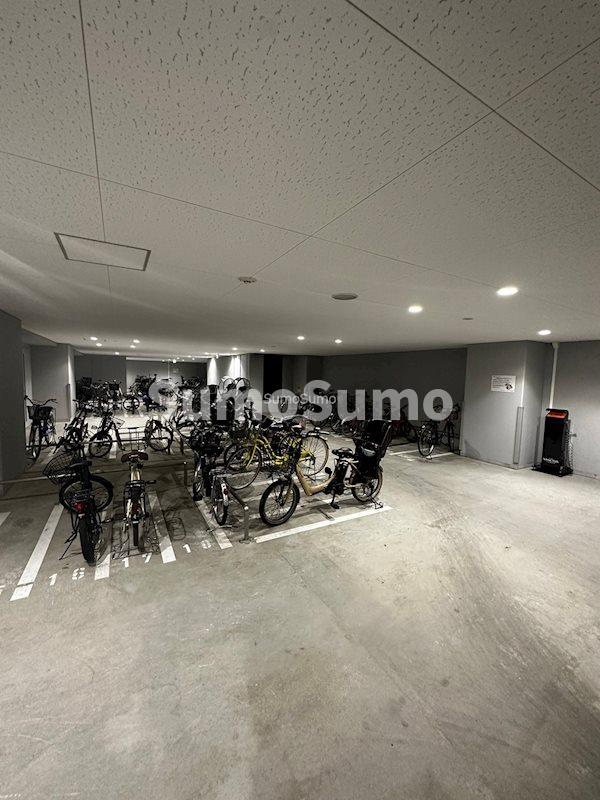 大阪ひびきの街ザ・サンクタスタワーの外観