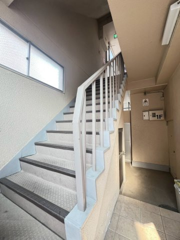 メゾン神戸県庁前のロビー