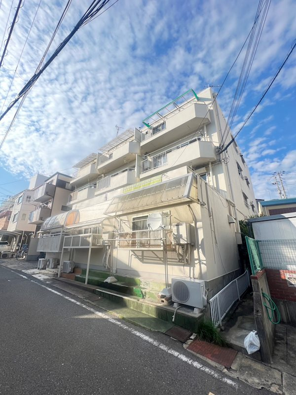 庄山マンションの外観