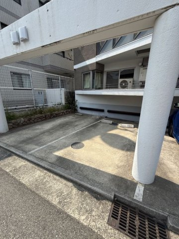 御影大蔵マンションの駐車場