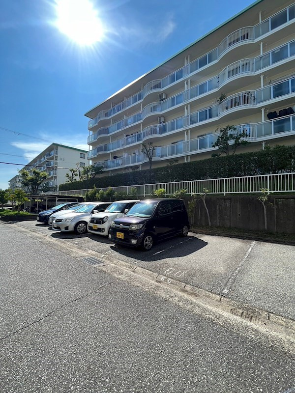 名谷27団地108号棟の外観