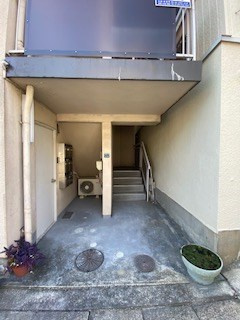 大横マンションのエントランス